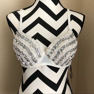 ✨ NWT ✨ White Pearl & Rhinestone Bra